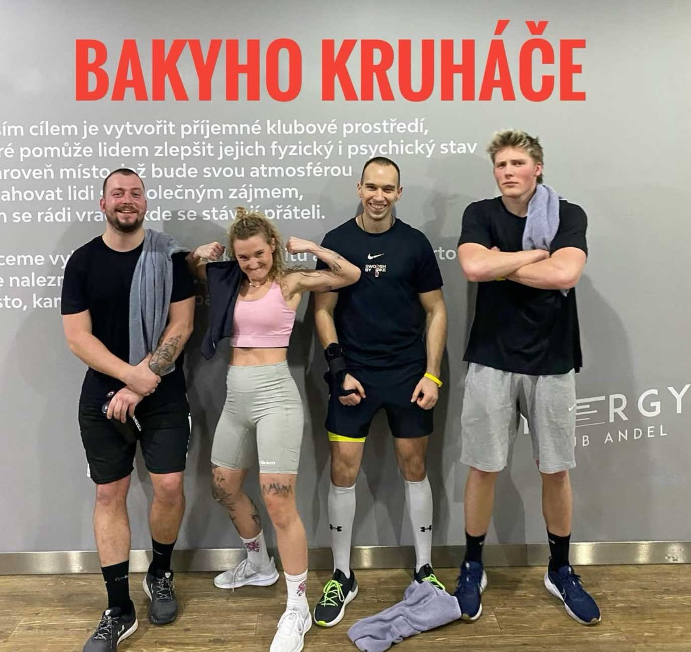 Skupina lidí v Synergy Gym